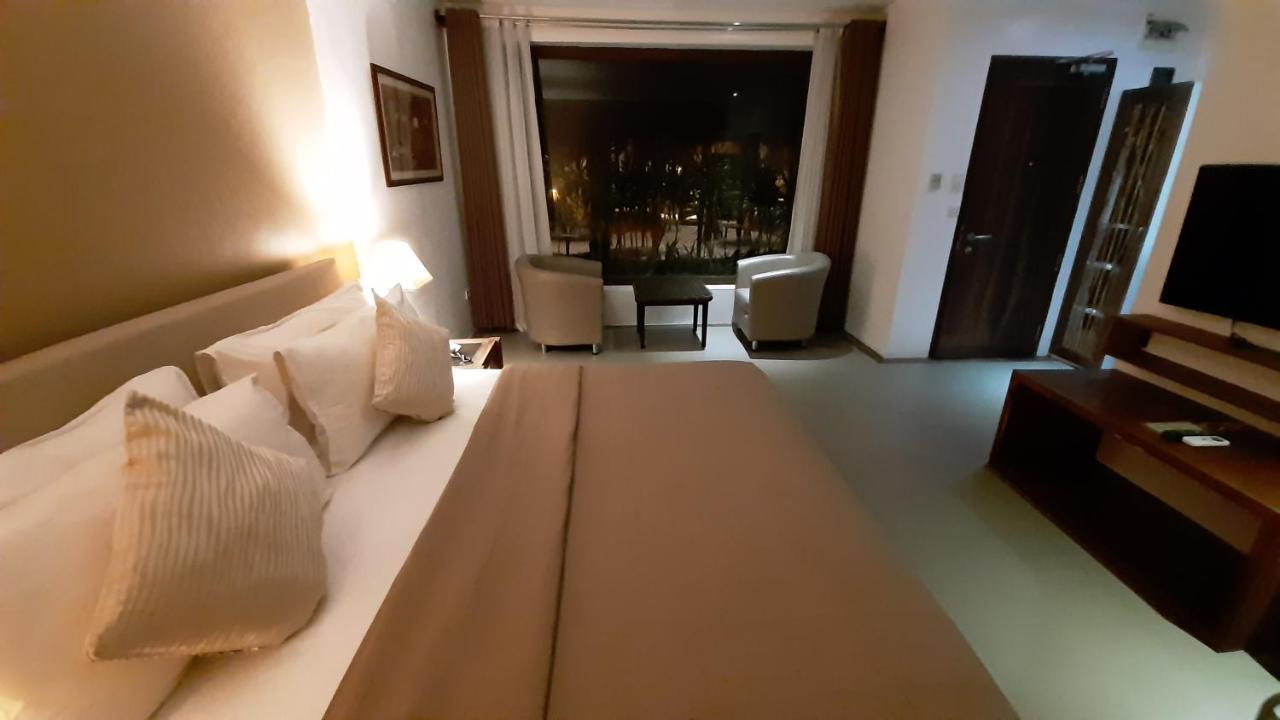 Urban Sands Hotel Iloilo Esterno foto
