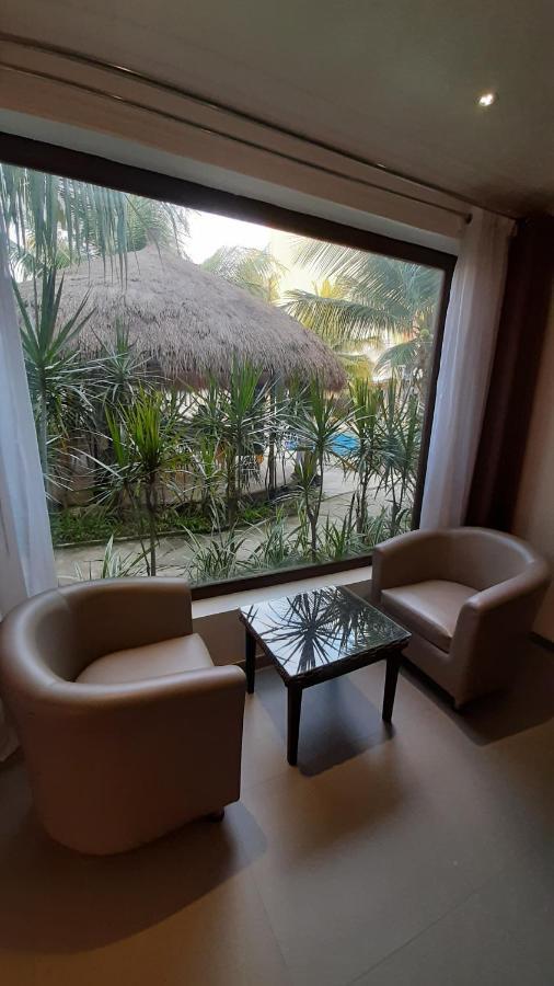 Urban Sands Hotel Iloilo Esterno foto