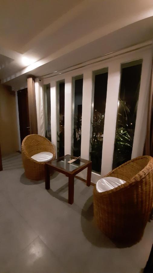 Urban Sands Hotel Iloilo Esterno foto