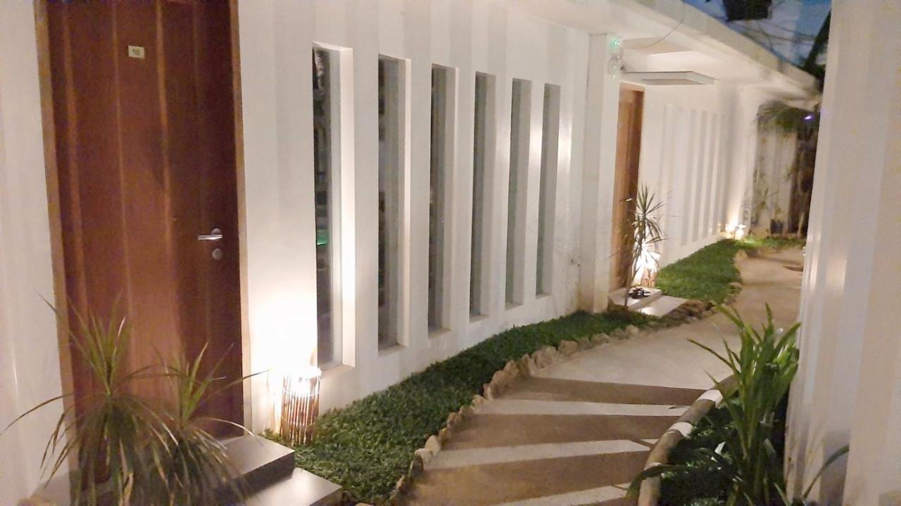 Urban Sands Hotel Iloilo Esterno foto