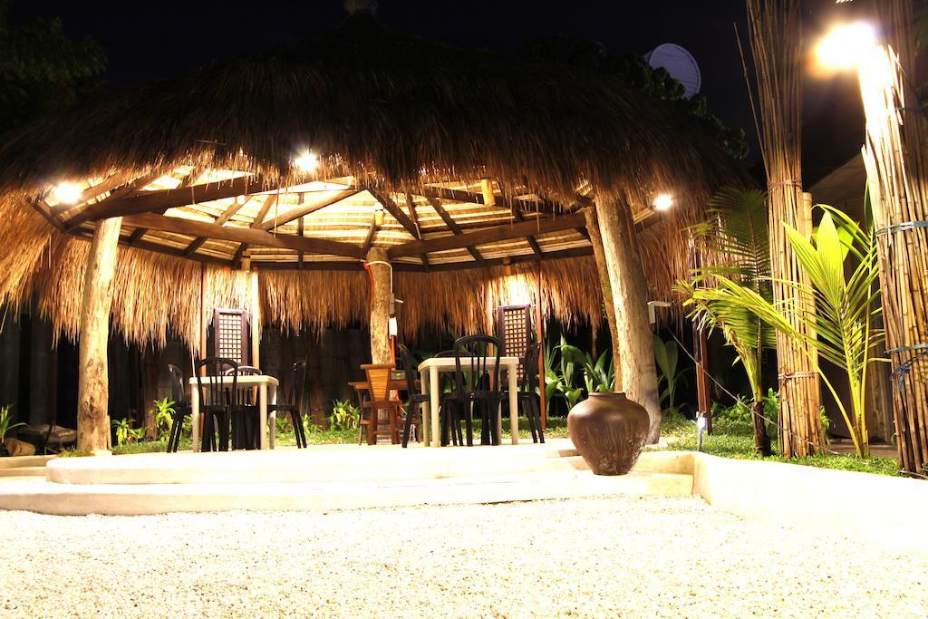 Urban Sands Hotel Iloilo Esterno foto