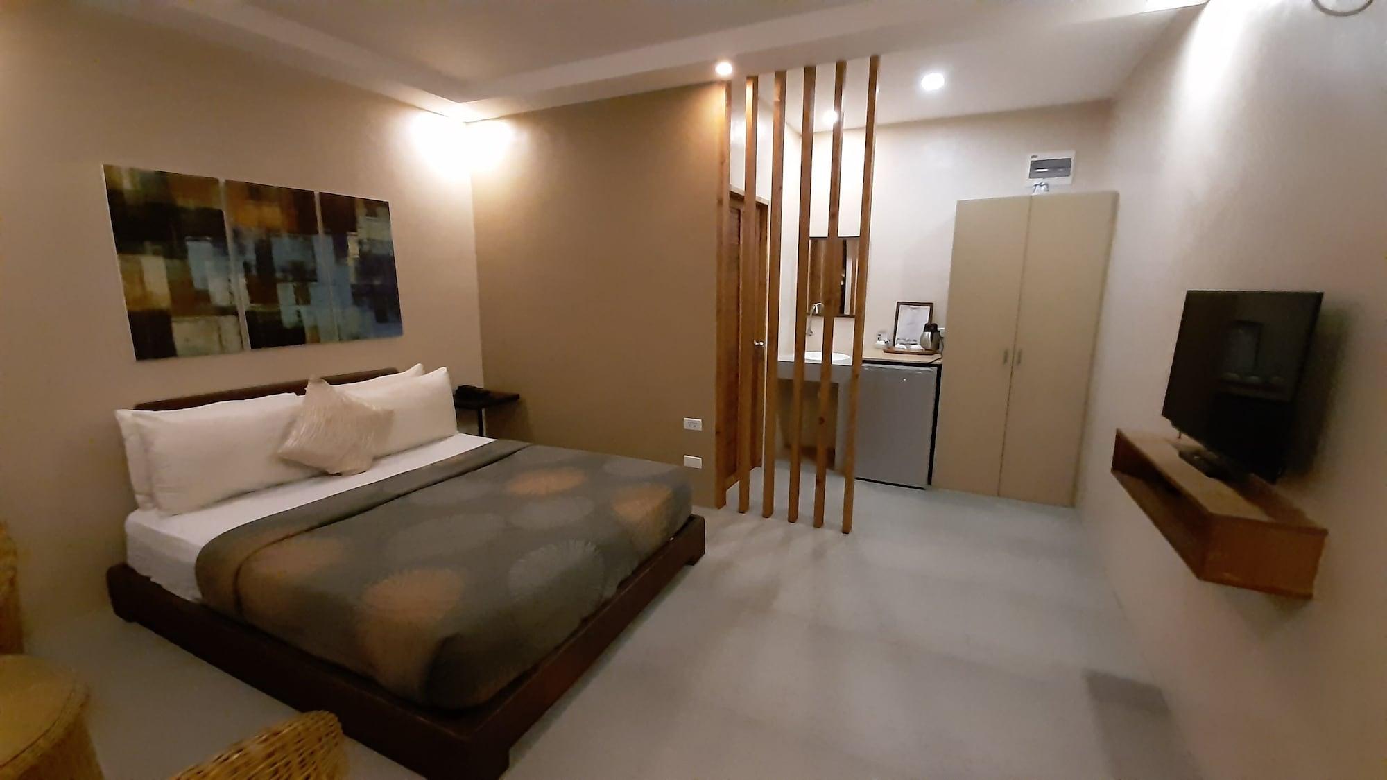Urban Sands Hotel Iloilo Esterno foto