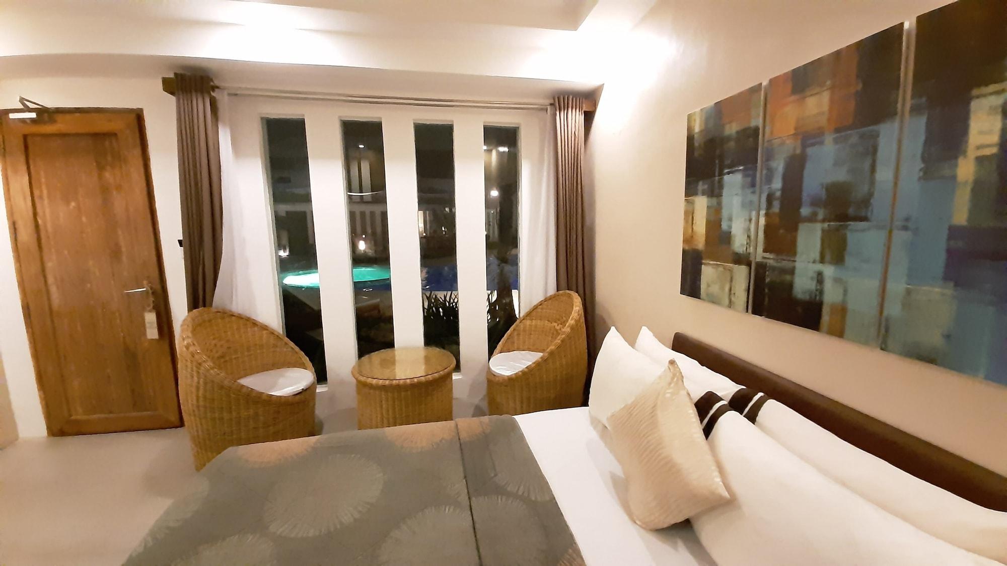 Urban Sands Hotel Iloilo Esterno foto
