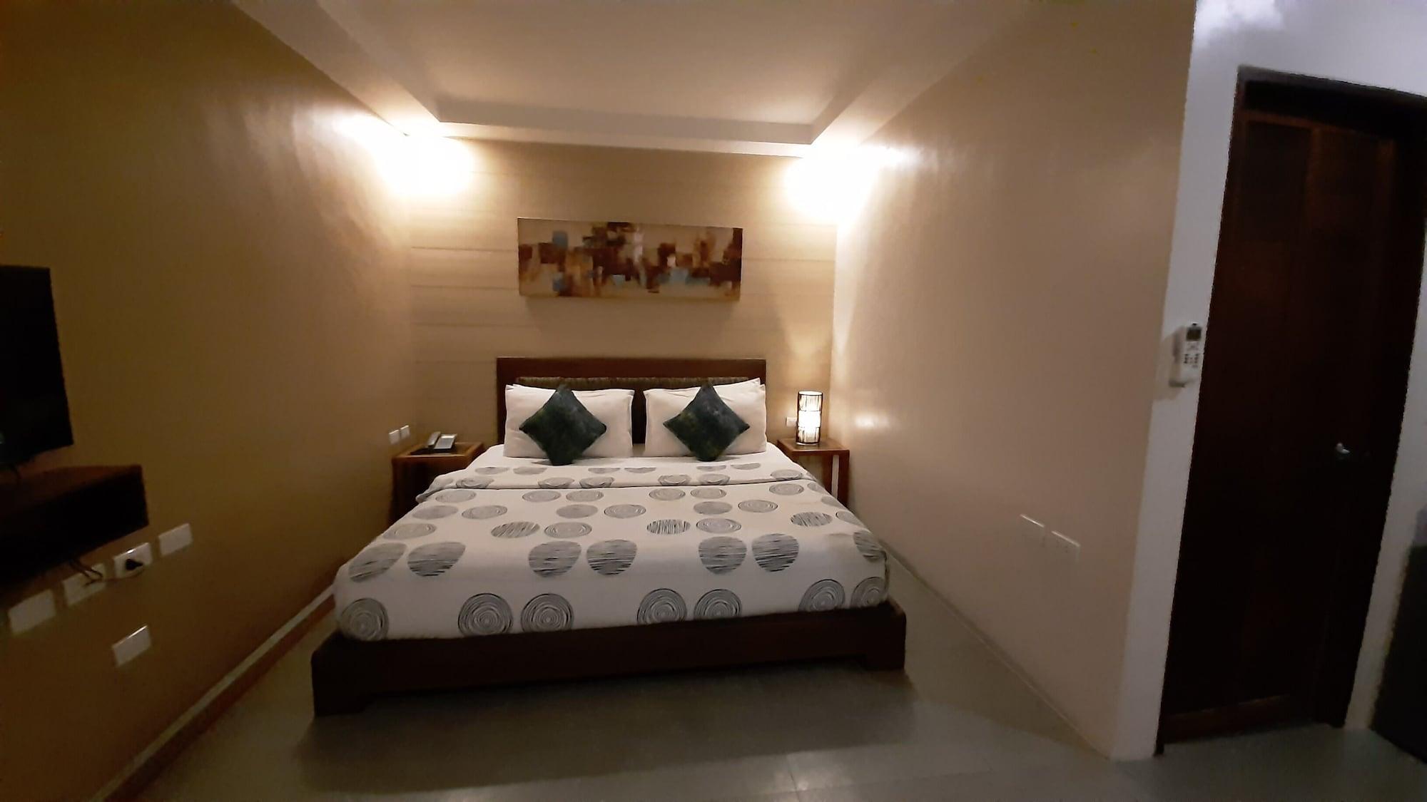 Urban Sands Hotel Iloilo Esterno foto