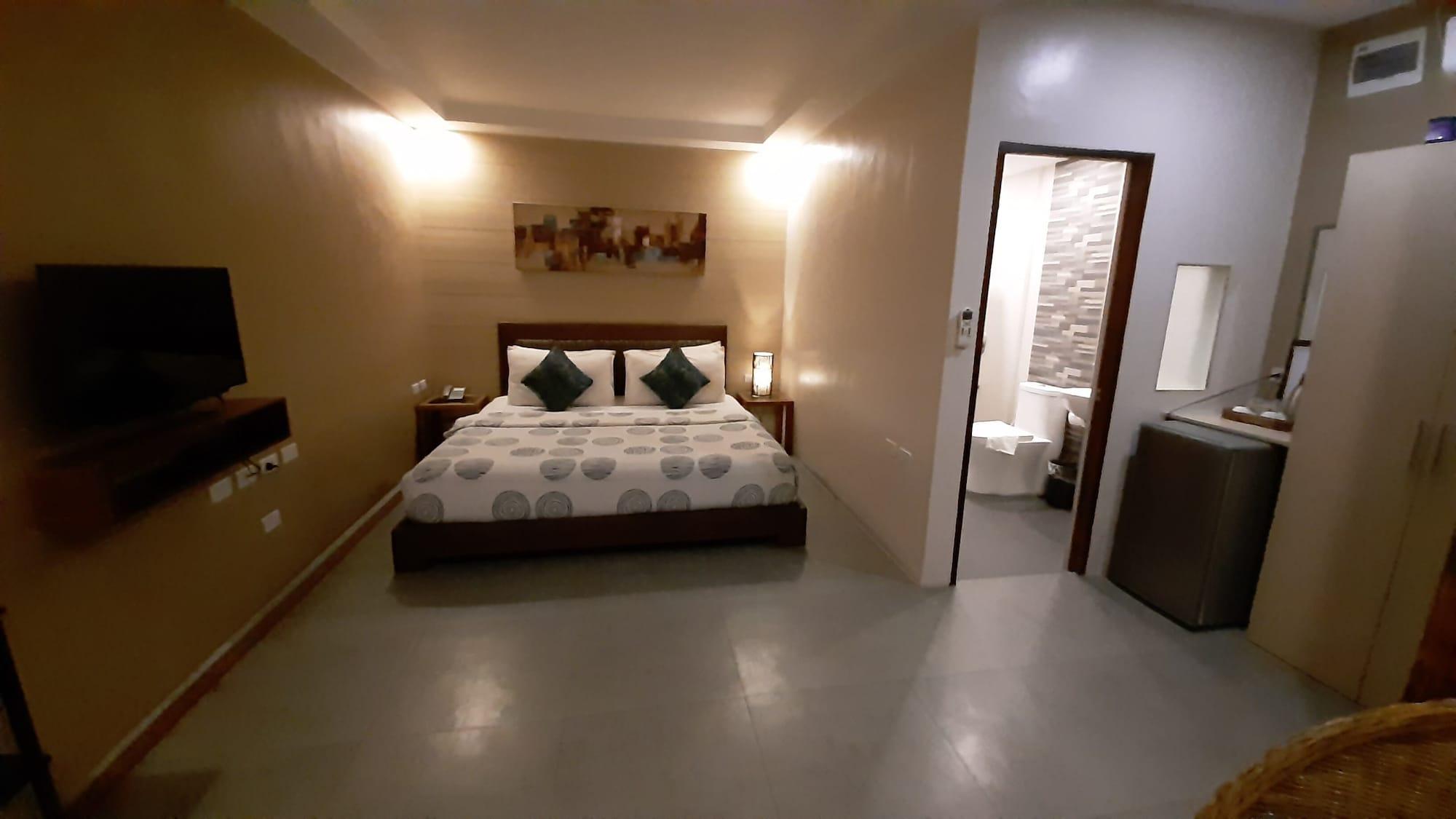 Urban Sands Hotel Iloilo Esterno foto