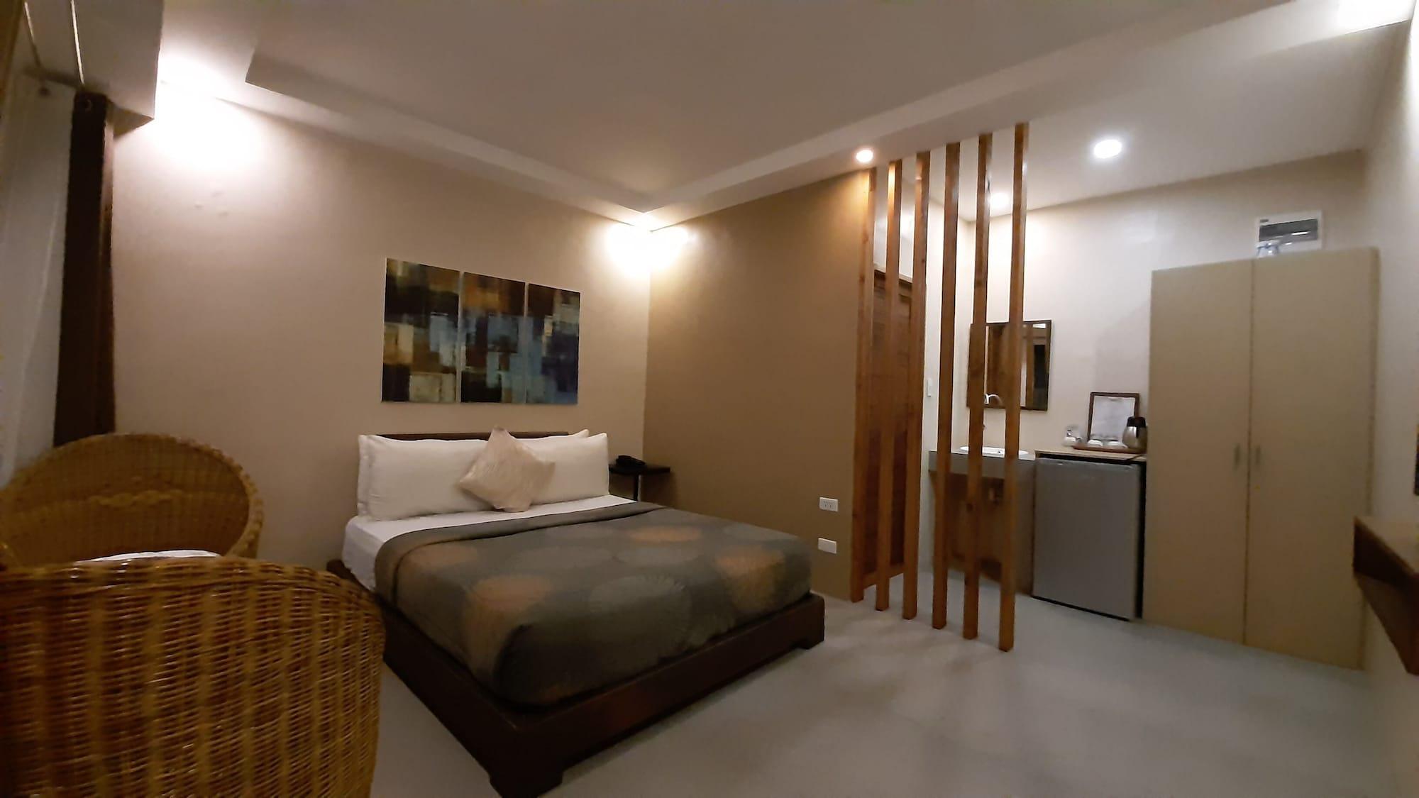 Urban Sands Hotel Iloilo Esterno foto