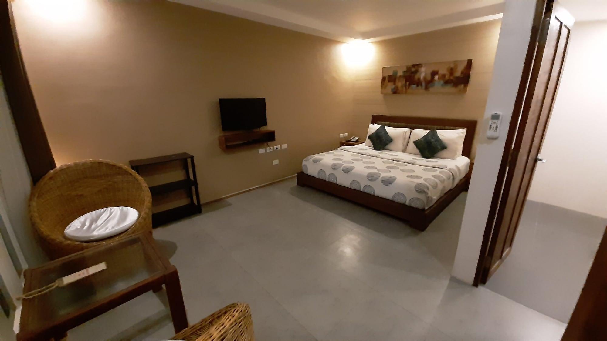 Urban Sands Hotel Iloilo Esterno foto